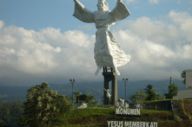 Patung Yesus Memberkati