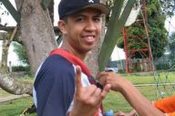 Pilih yang humanis dan...