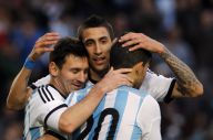 Messi dkk Rayakan Kemenangan...