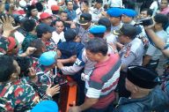 Korban Bentrok Patung...