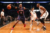 Hawks Makin Loyo di...