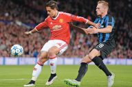 Dikejutkan Chicharito,...