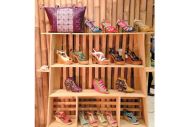 Ragam Sepatu Unik Rancangan...