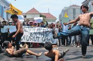 Pemprov Bentuk Tim Selesaikan...