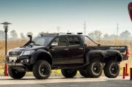 Toyota Hilux dengan...