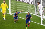 Chiellini Bawa Italia...