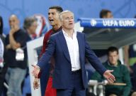Deschamps Kecewa Berat...