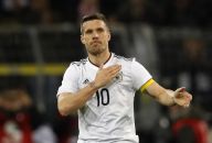Akhir Tugas Lukas Podolski...
