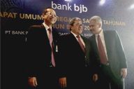 Gubernur Aher: Bank...