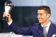 Jadi Pesepak Bola Terbaik...