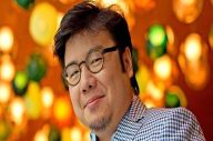 Mengenal Kevin Kwan,...
