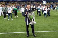 Zidane Pergi Sebagai...