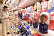 Memburu Merchandise...