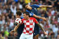 Babak I: Griezmann Bawa...