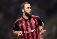 Gonzalo Higuain di Ambang...