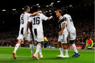 Lini Depan Tumpul, United...