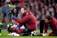 Cedera Welbeck Warnai...