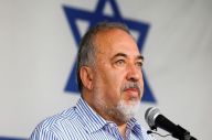 Lieberman, Eks Menhan...