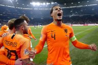 Van Dijk Bangga, Belanda...