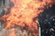 Efek Rusuh dan Bom Molotov,...