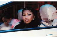 Nicki Minaj Pamer Mercedes-Maybach...