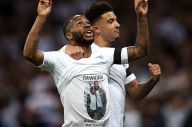 Hat-trick Sterling Didedikasikan...