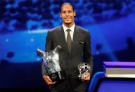 Virgil van Dijk Rebut...