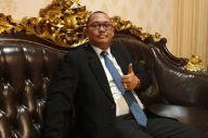 Donny Pur, Pengusaha...