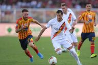 Mkhitaryan Si Pesepak...