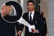 Ronaldo Kenakan Jam...