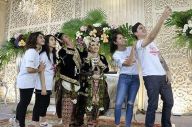 Bintang Film Temen Kondangan...