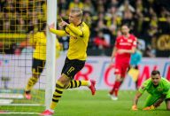 Tak Berhenti Bikin Gol,...