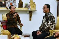 Komunikasi Pusat dan...