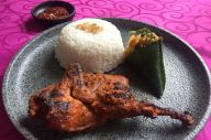 Menikmati Menu Spesial...