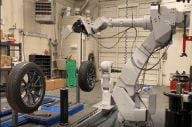 Pakai Tenaga Robot,...