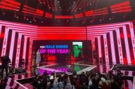Agnez Mo Sukses Raih...