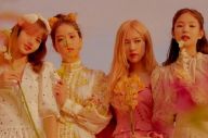 Blackpink Buat Buku...