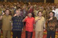 Diikuti 230 Petahana,...
