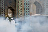 Zarif: Sanksi AS Ganggu...
