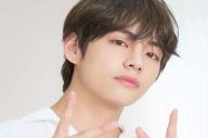 V BTS Setuju Nyanyikan...