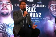 Eddie Hearn Prediksi...