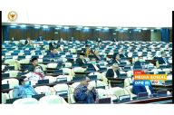 Hadiri Rapat Paripurna,...