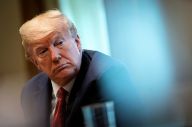 Trump Tuding Sejumlah...