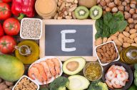 Peran Vitamin E, Astaxanthin,...