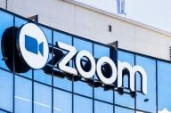Bos Besar Zoom Layangkan...