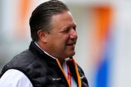 Bos McLaren Ingatkan...