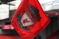 Dihujani Kritikan, Liverpool...