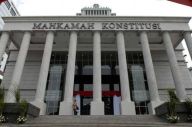 Beri Kepastian Hukum,...