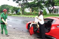 Kerupuk Dicantol di...