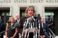 Linda Tripp, Wanita...